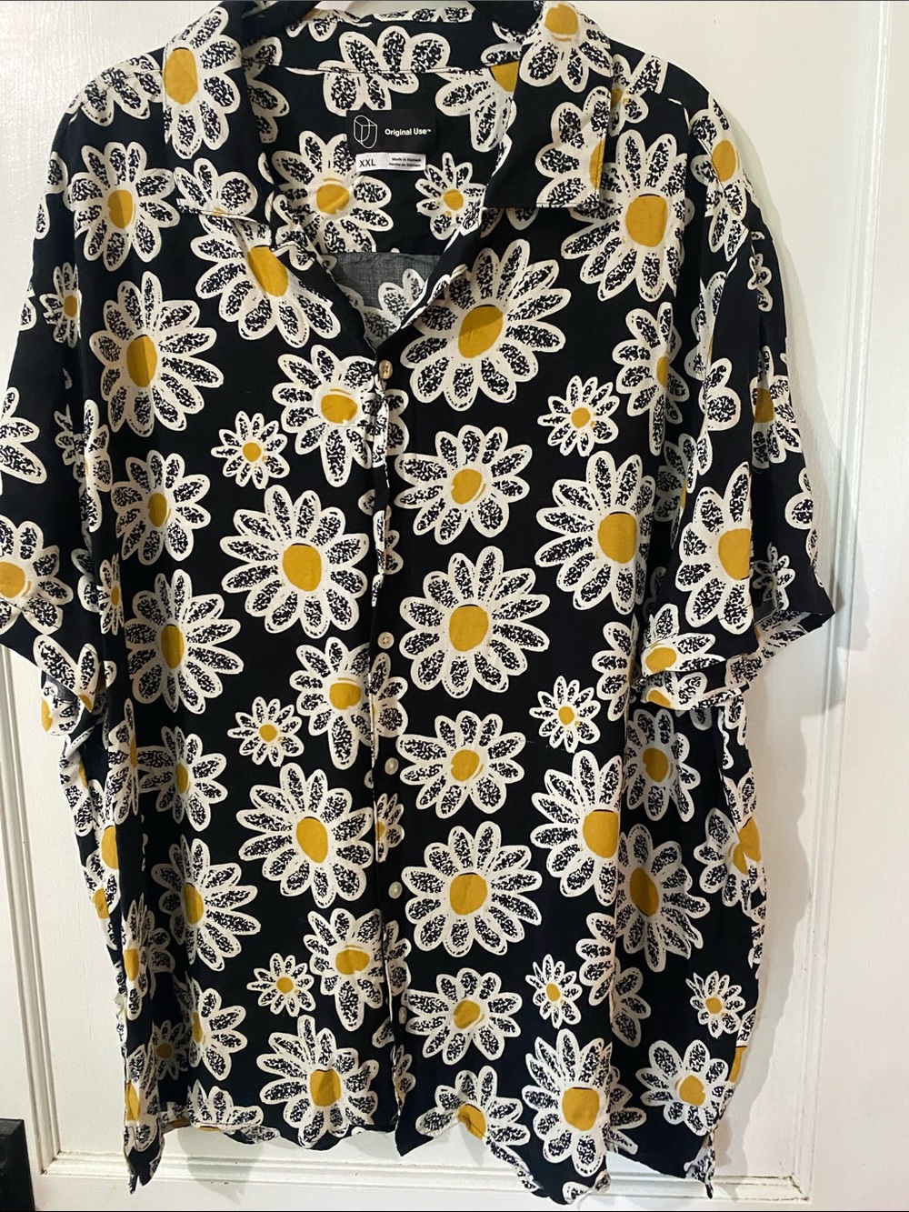 Original Use Black Daisy Print Button-Up Top